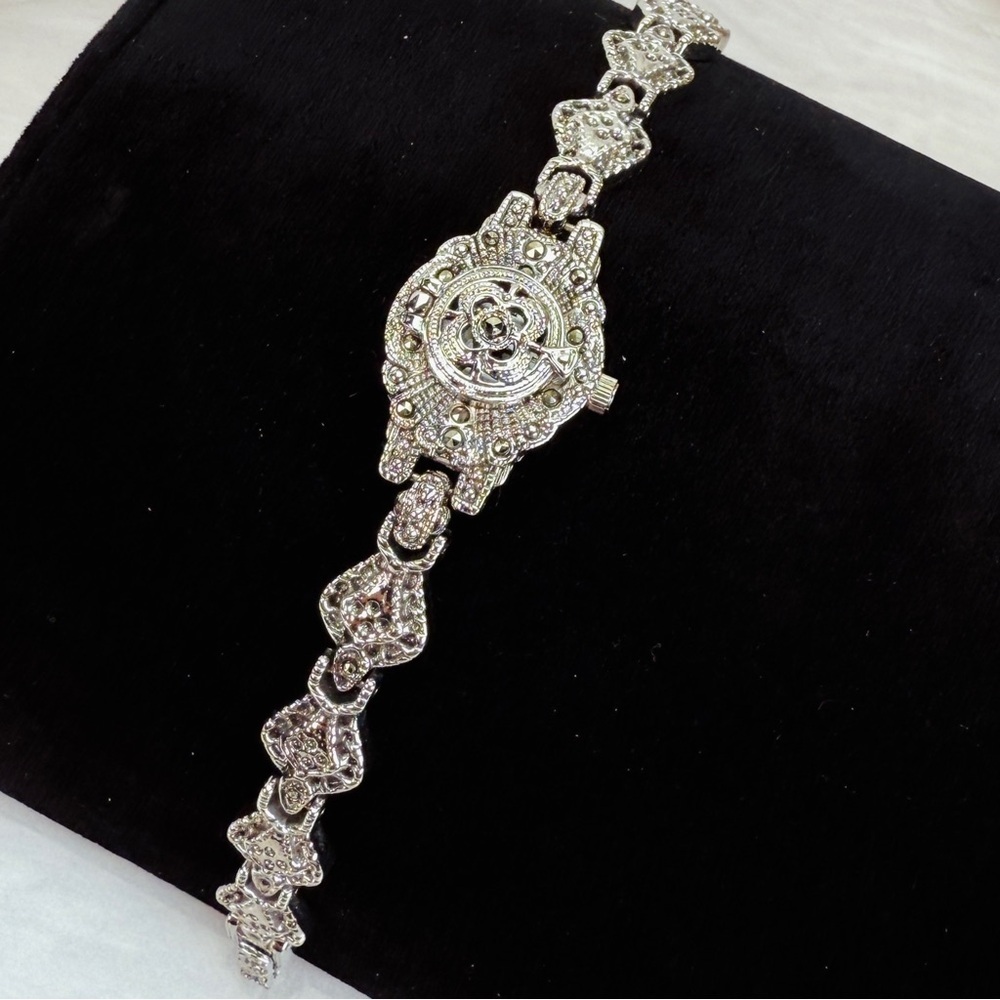 Vintage Lavoni aged Silvertone costume bracelet, watch Japan movement
